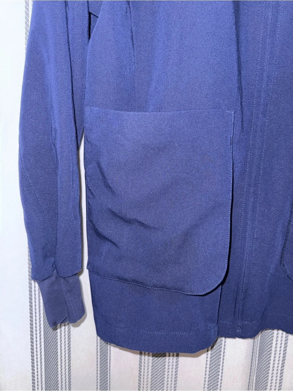 FIGS Navy Women’s Sebina Zip-Front Scrub Jacket